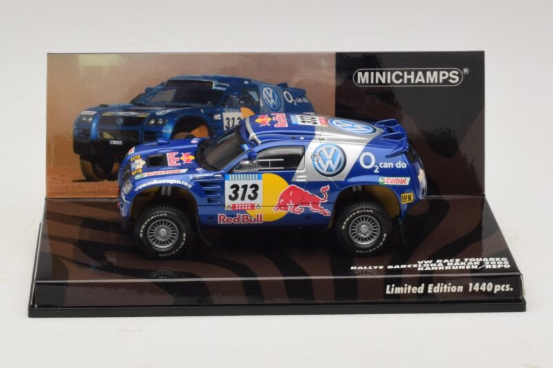 Volkswagen Race Touareg Red Bull #313 J. Kankkunen / J. Repo Dakar Rally 2005 Minichamps 1:43 436055313 Metaal