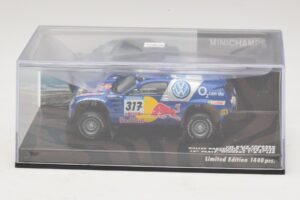 Volkswagen Race Touareg Red Bull #317 Gordon / von Zitzewitz Dakar Rally 2005 Minichamps 1:43 436055317 Metaal — afbeelding 4 van 5