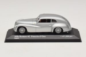 Alfa Romeo 6C 2500 Freccia d'Oro Zilver Minichamps 1:43 400120480 Metaal