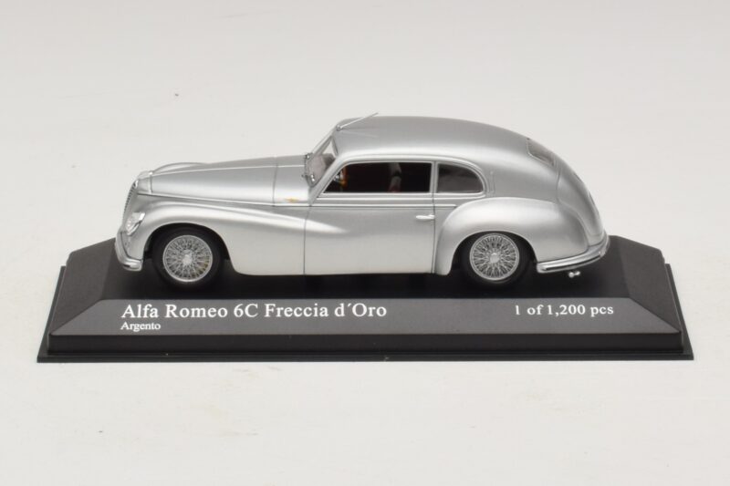 Alfa Romeo 6C 2500 Freccia d'Oro Zilver Minichamps 1:43 400120480 Metaal