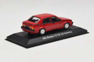 Alfa Romeo 75 V6 3.0 America Rood Maxichamps 1:43 940120461 Metaal — afbeelding 2 van 5