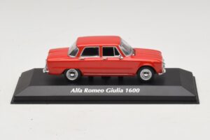 Alfa Romeo Giulia 1600 Rood Maxichamps 1:43 940120901 Metaal