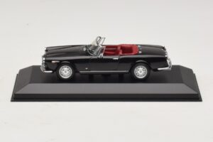 Alfa Romeo Giulia Spider Zwart Minichamps 1:43 400120730 Metaal