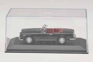 Alfa Romeo Giulia Spider Zwart Minichamps 1:43 400120730 Metaal — afbeelding 4 van 5