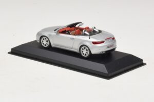 Alfa Romeo Giulia Spider Zilver Minichamps 1:43 400120731 Metaal — afbeelding 3 van 5