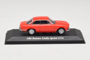 Alfa Romeo Giulia Sprint GTA Rood Maxichamps 1:43 940120440 Metaal