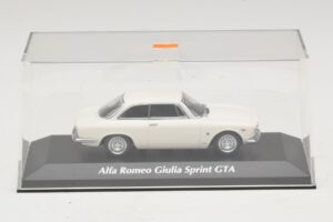 Alfa Romeo Giulia Sprint GTA Wit Maxichamps 1:43 940120441 Metaal — afbeelding 4 van 5
