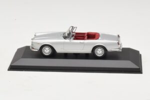 Alfa Romeo Spider 916 3.2 V6 24V Zilver Minichamps 1:43 400120330 Metaal
