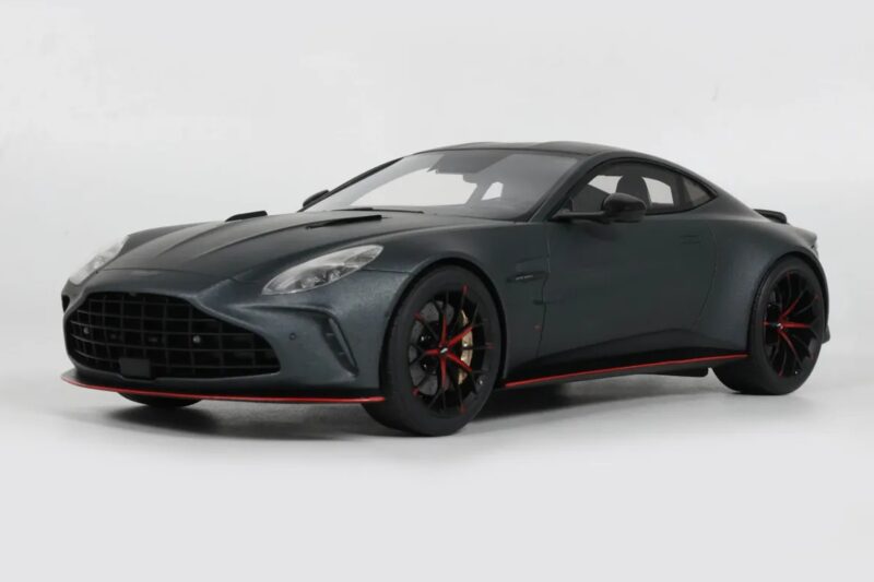 Aston Martin Vantage S Satin Xenon Grey GT Spirit 1:18 Aston Martin Vantage S Satin Xenon Grey GT Spirit 1:18 GT1017 Hars
