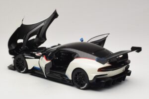 Aston Martin Vulcan Stratus White Met Blauwe en Rode Strepen AUTOart 1:18 70261 Composiet — afbeelding 5 van 8