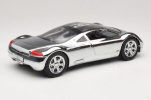 Audi Avus Quattro Chrome Silver Revell 1:18 08830 Metaal — afbeelding 3 van 8
