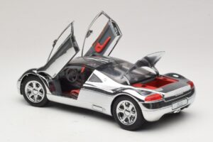 Audi Avus Quattro Chrome Silver Revell 1:18 08830 Metaal — afbeelding 5 van 8