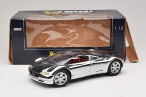 Audi Avus Quattro Chrome Silver Revell 1:18 08830 Metaal — afbeelding 8 van 8