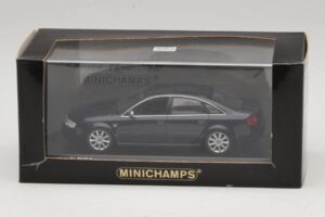 Audi RS6 C5 Blauw Metallic Minichamps 1:43 400011702 Metaal — afbeelding 5 van 5