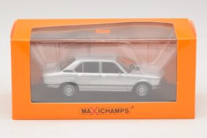 BMW 520 E12 Zilver Maxichamps 1:43 940023000 Metaal — afbeelding 5 van 5