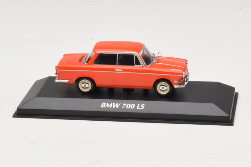 BMW 700 LS Rood Maxichamps 1:43 940023701 Metaal