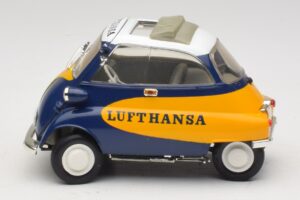 BMW Isetta 250 Lufthansa Revell 1:18 08926 Metaal — afbeelding 4 van 8