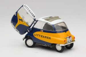 BMW Isetta 250 Lufthansa Revell 1:18 08926 Metaal — afbeelding 5 van 8
