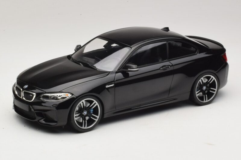 BMW M2 F87 Zwart Metallic Minichamps 1:18 155026100 Metaal