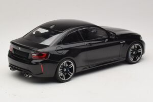 BMW M2 F87 Zwart Metallic Minichamps 1:18 155026100 Metaal — afbeelding 2 van 6