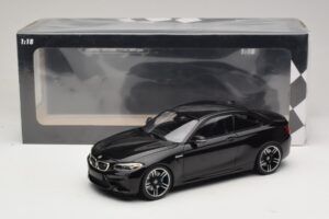 BMW M2 F87 Zwart Metallic Minichamps 1:18 155026100 Metaal — afbeelding 6 van 6