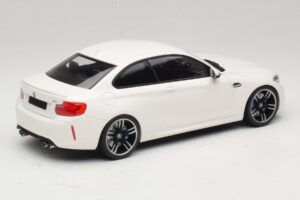 BMW M2 F87 Wit Minichamps 1:18 155026104 Metaal — afbeelding 2 van 6