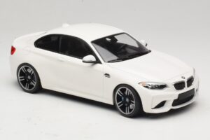 BMW M2 F87 Wit Minichamps 1:18 155026104 Metaal — afbeelding 4 van 6