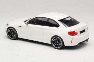 BMW M2 F87 Wit Minichamps 1:18 155026104 Metaal — afbeelding 5 van 6