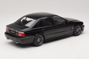 BMW M5 E39 Zwart KK-Scale 1:18 KKDC181623 Metaal — afbeelding 2 van 6