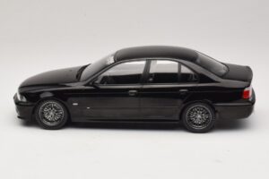 BMW M5 E39 Zwart KK-Scale 1:18 KKDC181623 Metaal — afbeelding 3 van 6