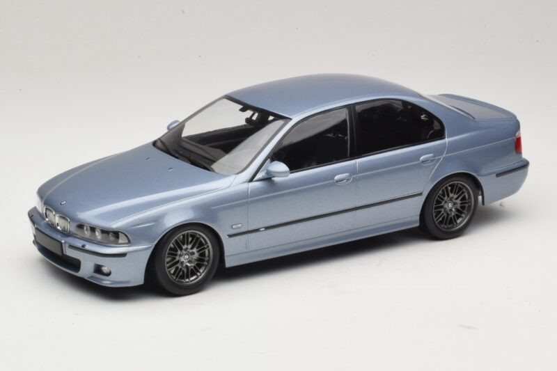 BMW M5 E39 Silverstone Blue Metallic KK-Scale 1:18 KKDC181622 Metaal