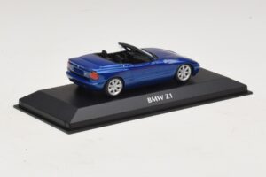 BMW Z1 E30 Blauw Metallic Maxichamps 1:43 940020101 Metaal — afbeelding 2 van 5
