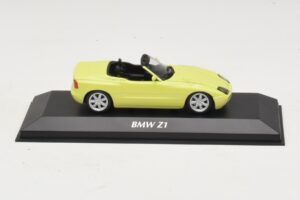 BMW Z1 E30 Geel Maxichamps 1:43 BMW Z1 E30 Geel Maxichamps 1:43 940020100 Metaal