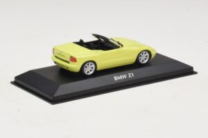 BMW Z1 E30 Geel Maxichamps 1:43 940020100 Metaal — afbeelding 2 van 5