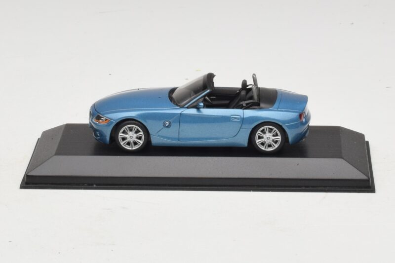 BMW Z4 E85 Lichtblauw Metallic Vervangende Doos Minichamps 1:43 80420144054-R1 Metaal