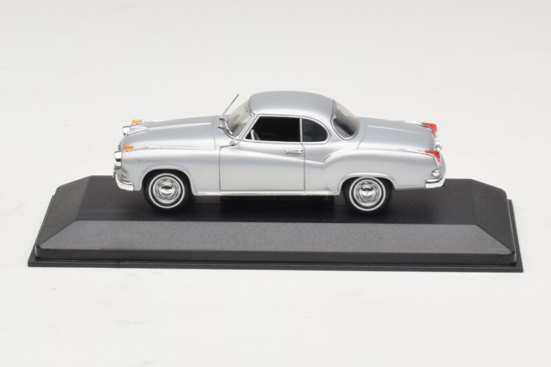 Borgward Isabella Coupé Zilver Minichamps 1:43 400096031 Metaal