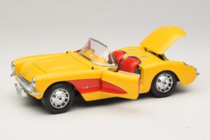 Chevrolet Corvette C1 Cabriolet Geel Rood Bburago 1:18 3034-M2 Metaal — afbeelding 2 van 8