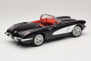 Chevrolet Corvette C1 Tuxedo Black AUTOart 1:18 71142 Metaal — afbeelding 3 van 8
