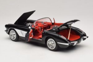 Chevrolet Corvette C1 Tuxedo Black AUTOart 1:18 71142 Metaal — afbeelding 5 van 8