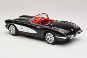 Chevrolet Corvette C1 Tuxedo Black AUTOart 1:18 71142 Metaal — afbeelding 7 van 8