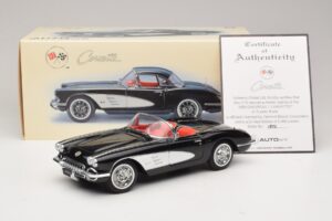Chevrolet Corvette C1 Tuxedo Black AUTOart 1:18 71142 Metaal — afbeelding 8 van 8