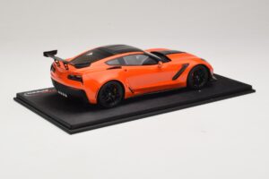 Chevrolet Corvette C7 ZR-1 High Voltage Tint TopSpeed 1:18 TS0147 Hars — afbeelding 2 van 6