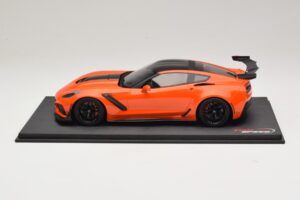 Chevrolet Corvette C7 ZR-1 High Voltage Tint TopSpeed 1:18 TS0147 Hars — afbeelding 3 van 6