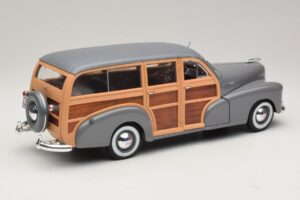 Chevrolet Fleetmaster Woody Grijs Maisto 1:18 31854 Metaal — afbeelding 3 van 8