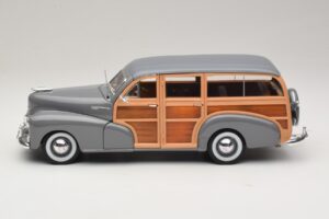 Chevrolet Fleetmaster Woody Grijs Maisto 1:18 31854 Metaal — afbeelding 4 van 8