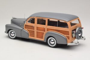 Chevrolet Fleetmaster Woody Grijs Maisto 1:18 31854 Metaal — afbeelding 7 van 8