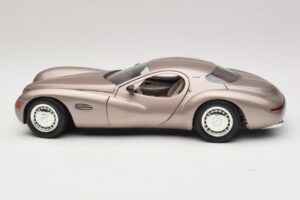 Chrysler Atlantic Beige Guiloy 1:18 68570 Metaal — afbeelding 4 van 8
