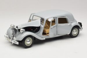 Citroen 15CV Six Grijs Maisto 1:18 31837 Metaal — afbeelding 2 van 8