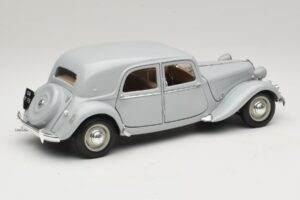 Citroen 15CV Six Grijs Maisto 1:18 31837 Metaal — afbeelding 3 van 8