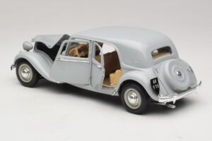 Citroen 15CV Six Grijs Maisto 1:18 31837 Metaal — afbeelding 5 van 8